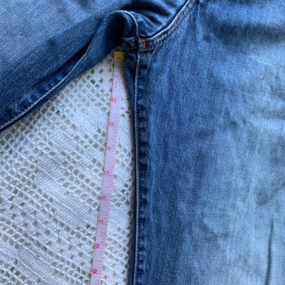 Vintage LeVI Jeans (1971-1985) with Buckle - Picture 3 of 11